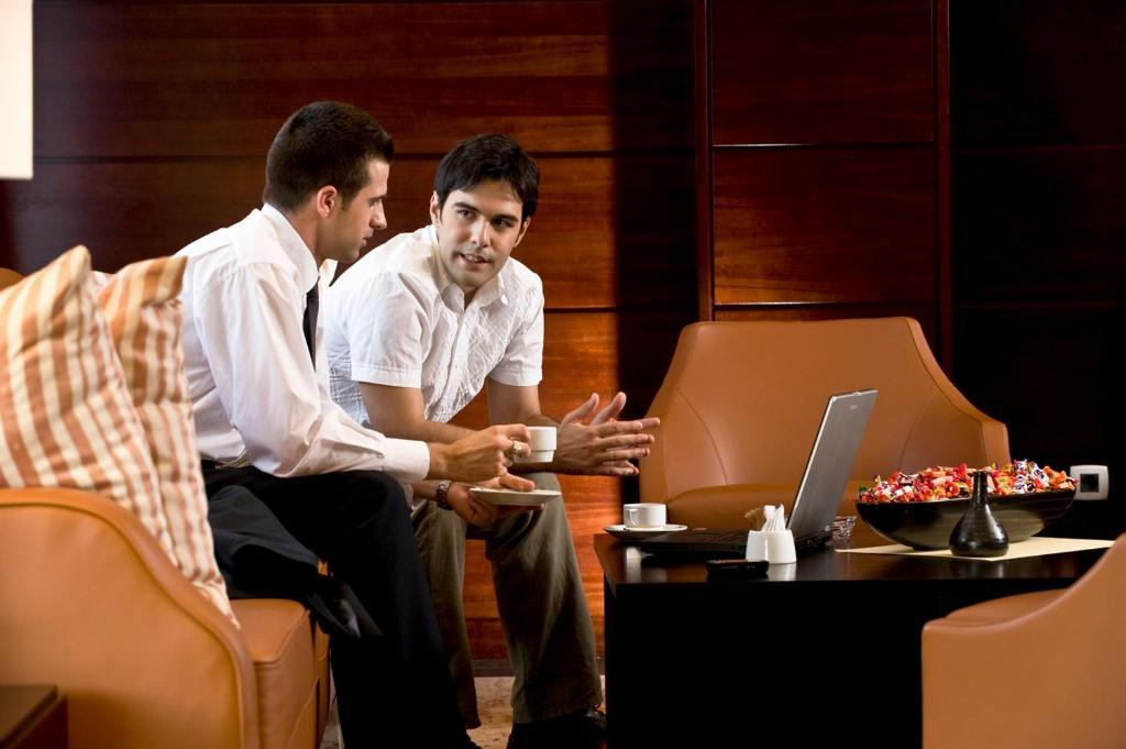 Aparthotel Premier Подгориця Ресторан фото